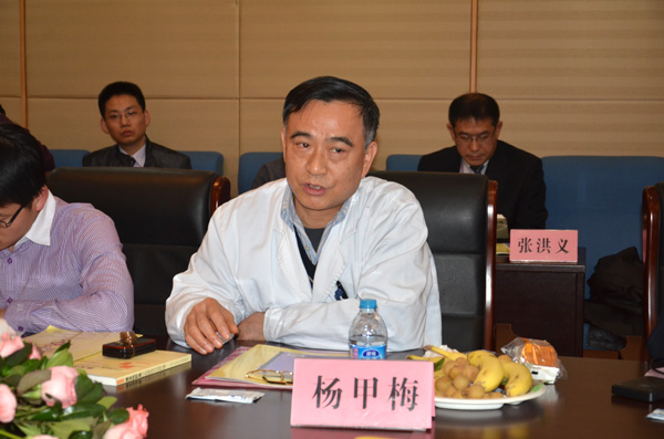 第二军医大学东方肝胆外科医院特需治疗科、肝脏移植科主任杨甲梅教授